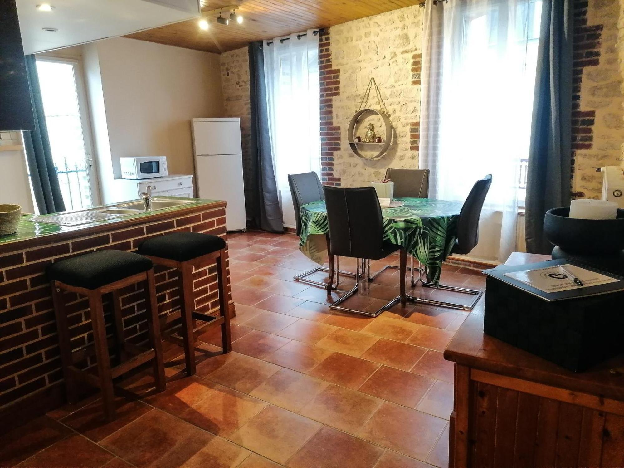 Gite A Sees Avec Garage Prive En Centre Ville Room photo